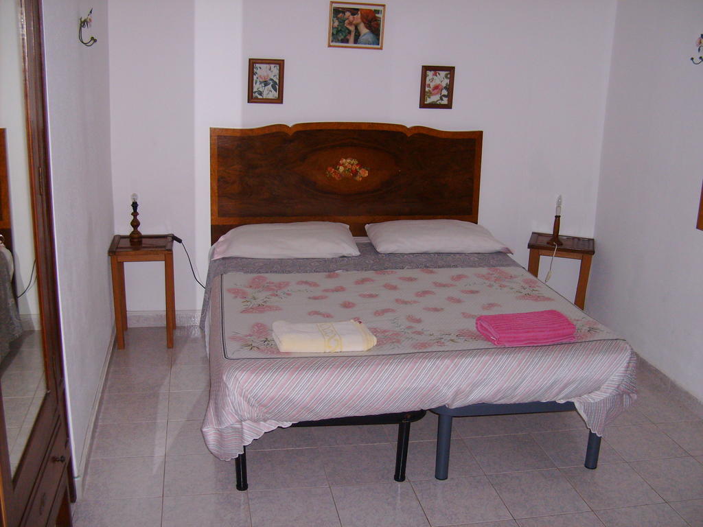 Bed & Breakfast 5 Di Spade Gioiosa Marea Cameră foto