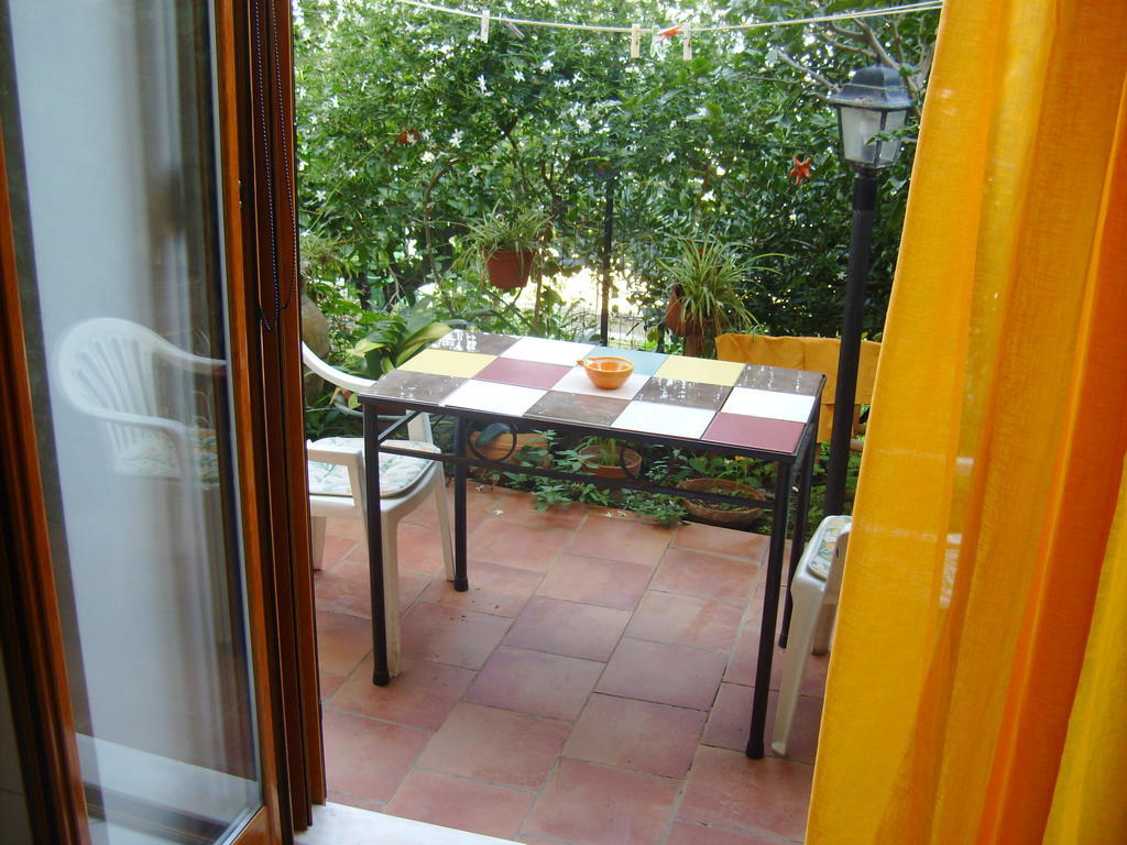 Bed & Breakfast 5 Di Spade Gioiosa Marea Exterior foto