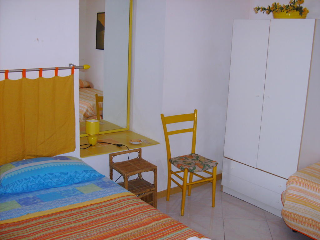 Bed & Breakfast 5 Di Spade Gioiosa Marea Exterior foto