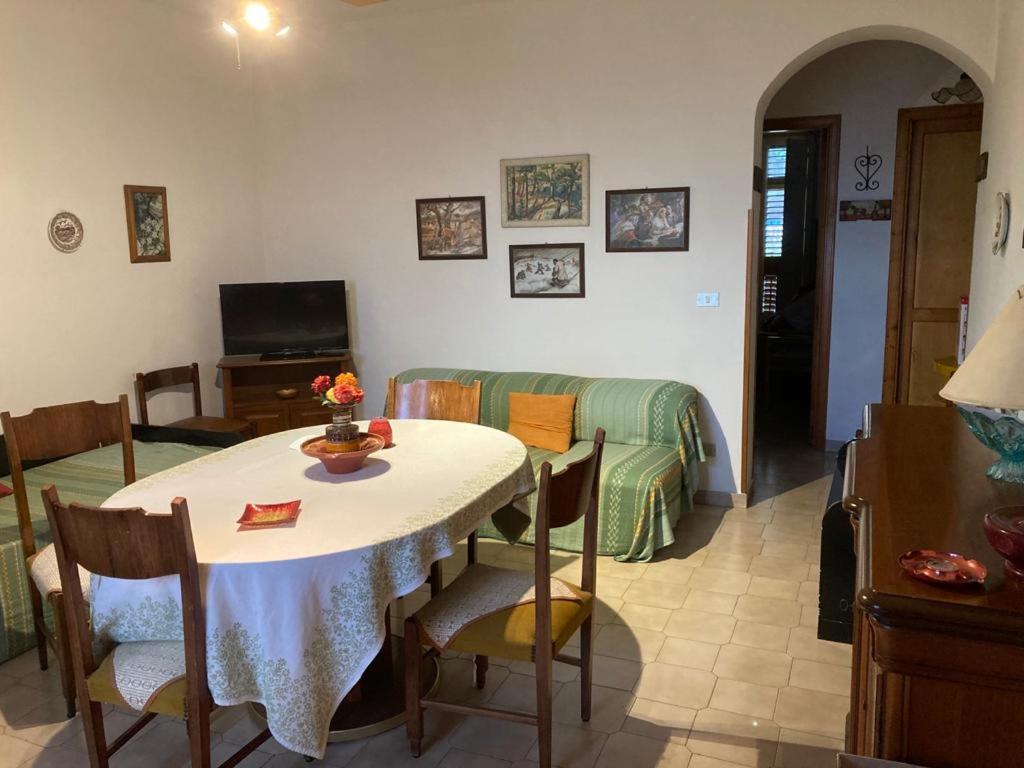 Bed & Breakfast 5 Di Spade Gioiosa Marea Exterior foto