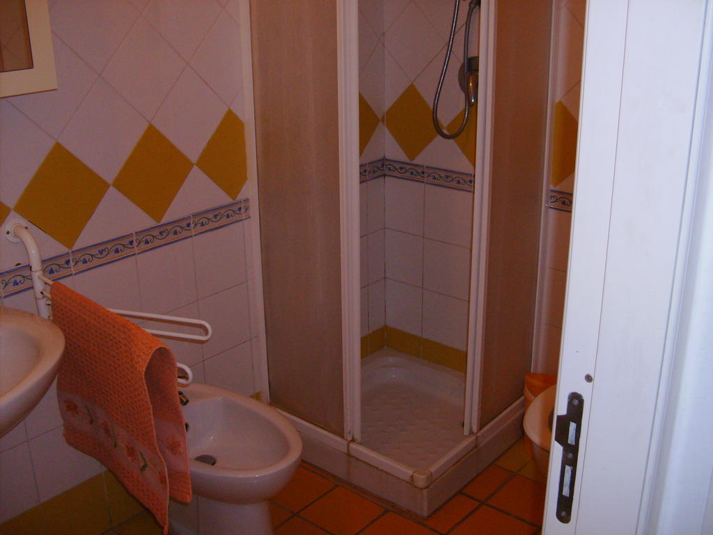 Bed & Breakfast 5 Di Spade Gioiosa Marea Exterior foto