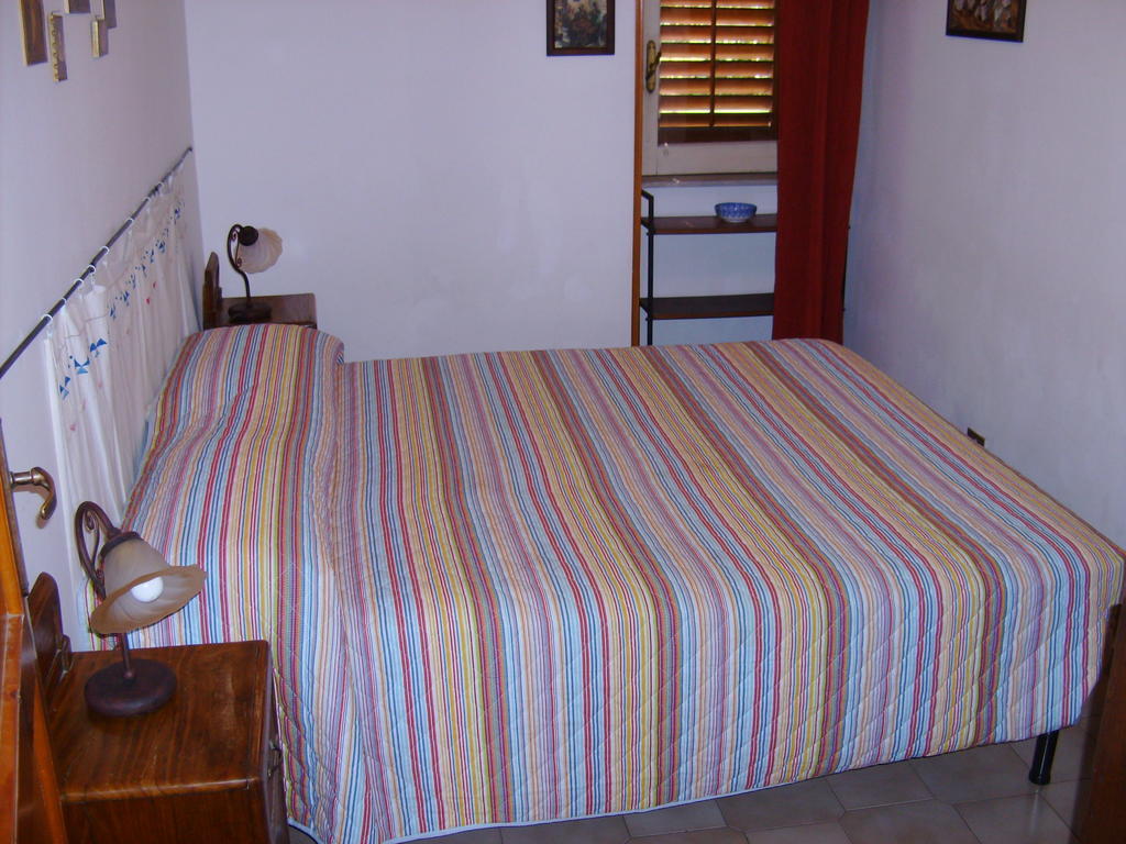 Bed & Breakfast 5 Di Spade Gioiosa Marea Cameră foto