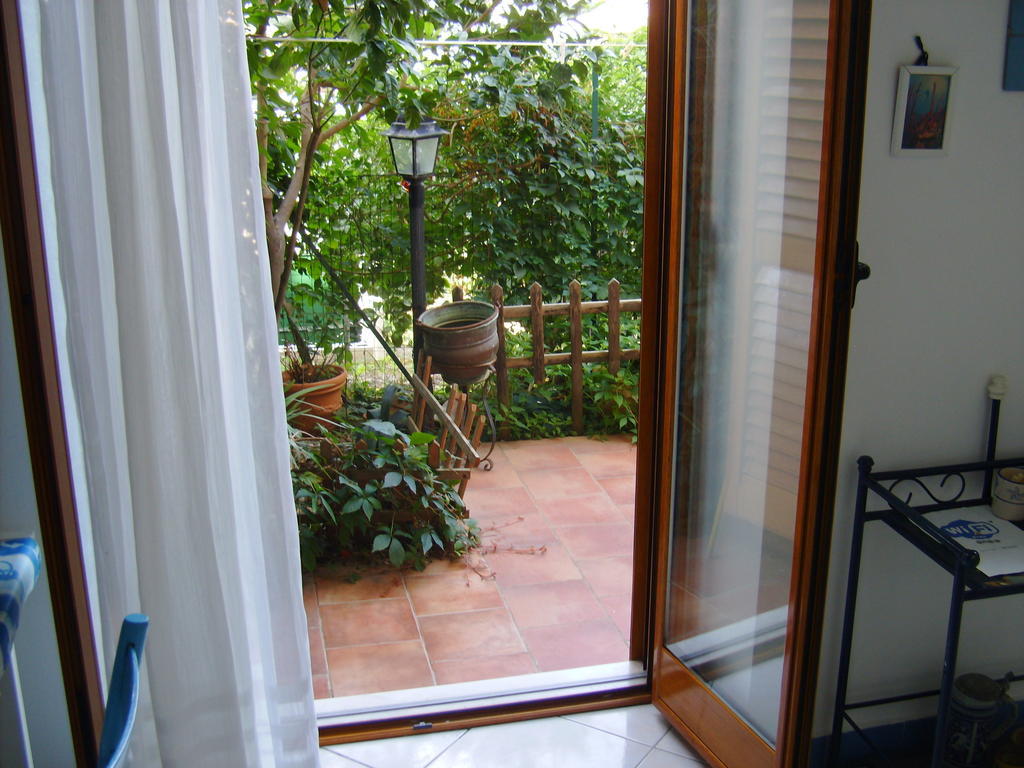 Bed & Breakfast 5 Di Spade Gioiosa Marea Exterior foto