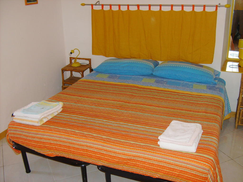 Bed & Breakfast 5 Di Spade Gioiosa Marea Exterior foto